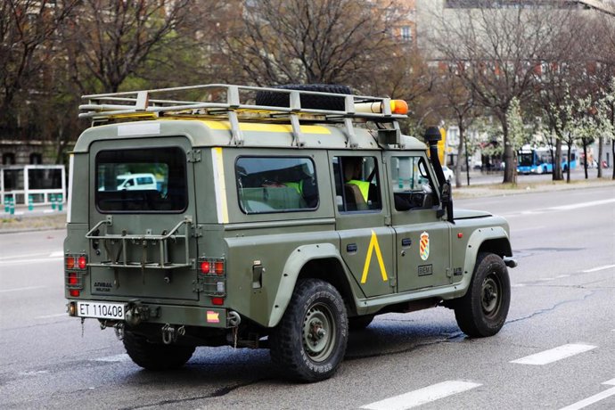 Militares de la UME se deslplegan en Madrid el 15 de marzo de 2020.