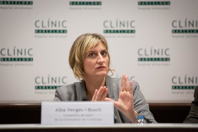 La consellera de Sanitat de Catalunya, Alba Vergés, durant la seva compareixena per abordar l'evolució del coronavirus, a l'Hospital Clínic de Barcelona/Catalunya (Espanya), a 12 de febrer de 2020.