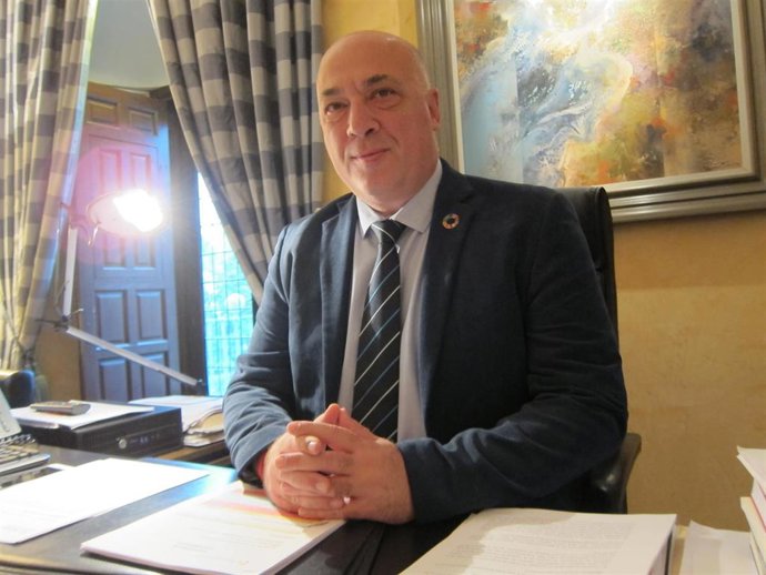 El presidente de la Diputación de Córdoba, Antonio Ruiz, en su despacho del Palacio de la Merced.