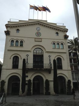 Fachada del Ayuntamiento de Badalona