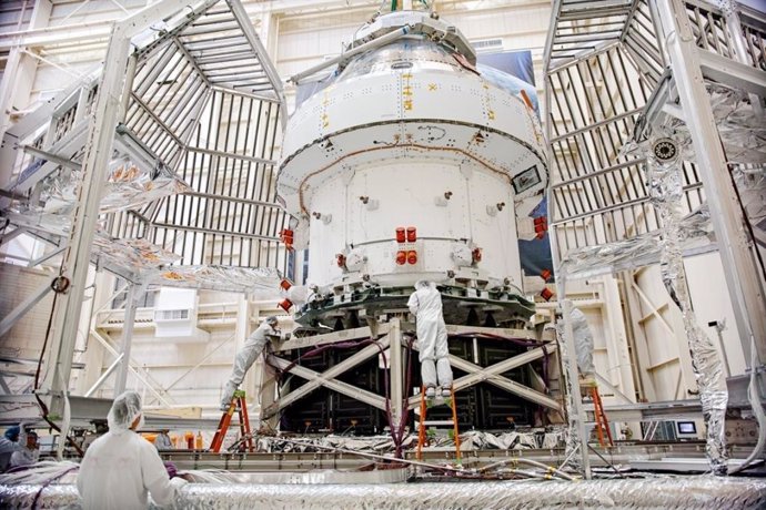 Éxito de pruebas en la nave del programa de regreso a la Luna de la NASA
