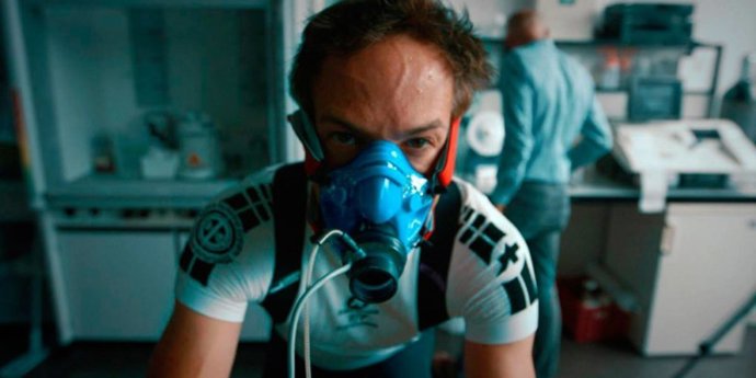 Fotograma de 'ícaro'