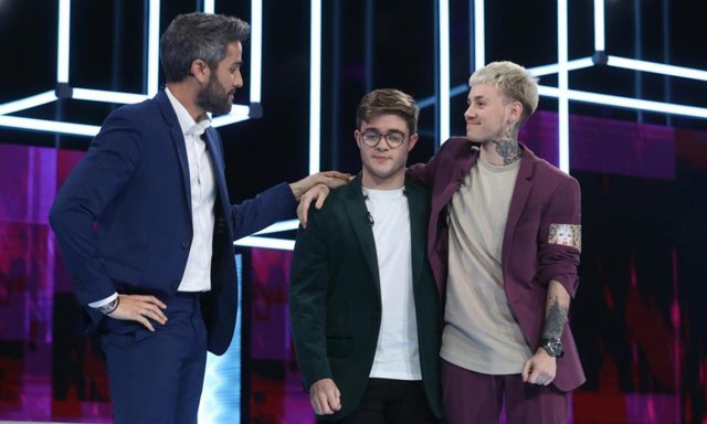 Roberto Leal junto a Gèrard y Hugo, los nuevos nominados de 'OT'