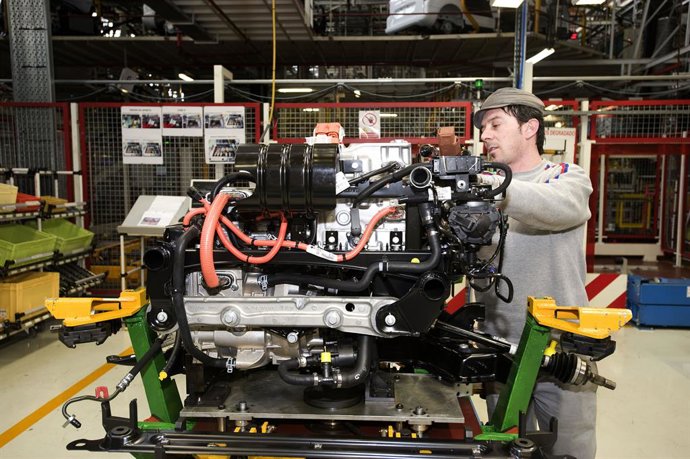 Trabajador de una planta de automóviles