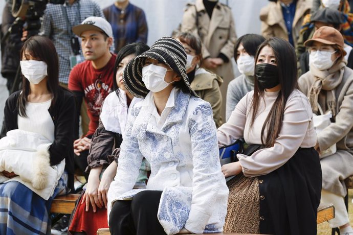 Japonesos protegint-se del coronavirus