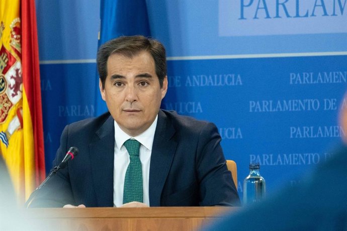 PP-A dice que el decreto que elimina "trabas" a la inversión se convertirá en ley y será "revolución para crear empleo"