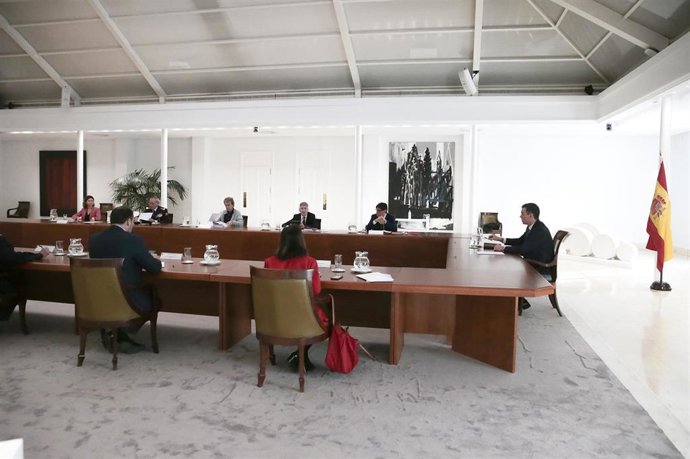 El presidente del Gobierno, Pedro Sánchez, preside la reunión del Gabinete del Seguimiento del Estado de Alarma a causa del coronavirus, en el Complejo de La Moncloa, en Madrid (España), a 16 de marzo de 2020.