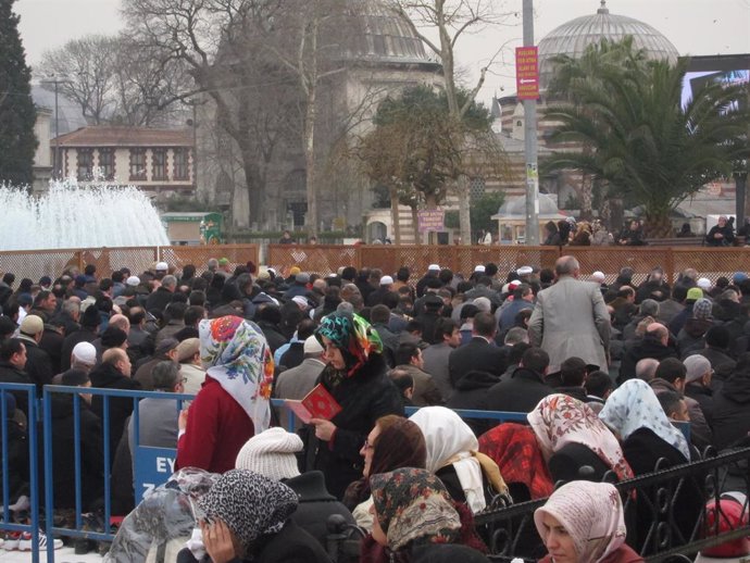 AMP.-Coronavirus.-Turquía suspende las oraciones en todas las mezquitas por el c