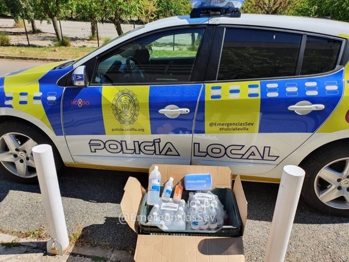 Policía Local desmantela un puesto ilegal de mascarillas y geles desinfectantes