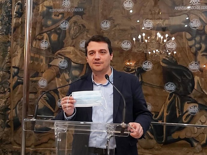 José María Bellido con una mascarilla.