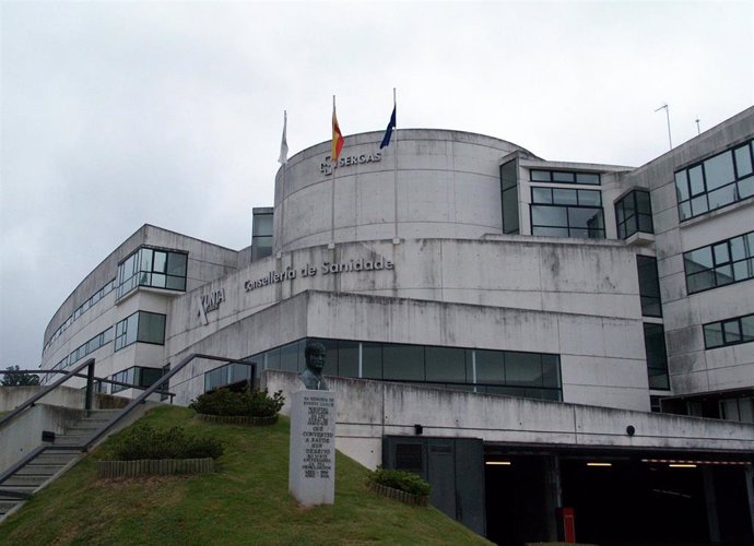 Exterior del edificio que acoge la Consellería de Sanidad de Galicia (A Coruña)