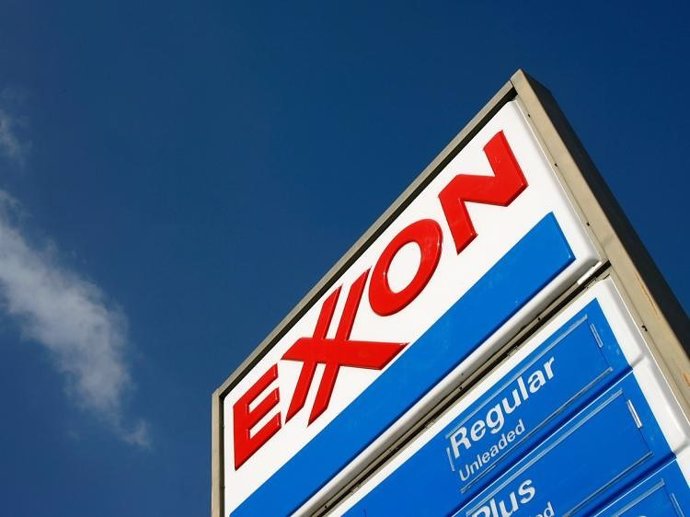 EEUU.- S&P rebaja el rating de ExxonMobil hasta 'AA' por la caída del precio del