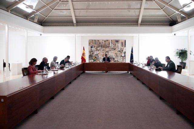 El presidente del Gobierno, Pedro Sánchez, preside la reunión del Gabinete del Seguimiento del Estado de Alarma a causa del coronavirus, en el Complejo de La Moncloa, en Madrid (España), a 16 de marzo de 2020.