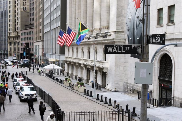 Economía.- El Dow Jones pierde casi un 13% al cierre de la segunda peor sesión d