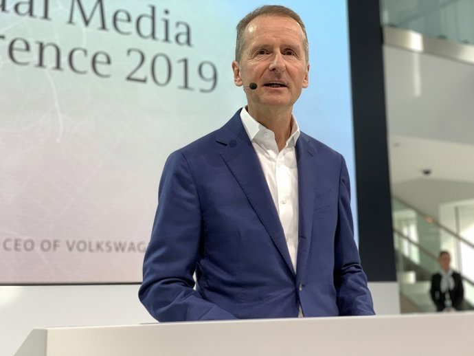 Herbert Diess, consejero delegado del grupo Volkswagen, en la conferencia anual de prensa 2019 de la compañía en Wolfsburg (Alemania)