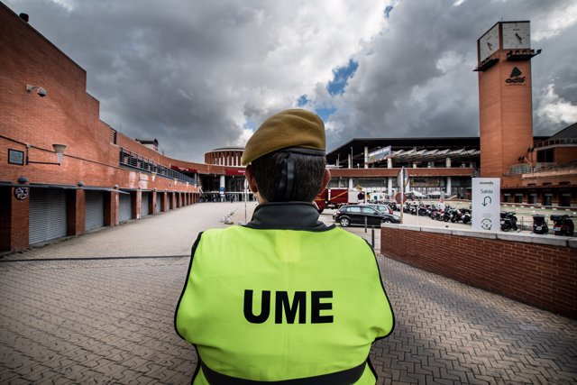 16 March 2020, Spain, Madrid: A member of the Emergency Military Unit (UME) patrols the Atocha train station, amid the coronavirus (Covid-19) outbreak in Madrid. Photo: Brais G. Rouco/SOPA Images via ZUMA Wire/dpa