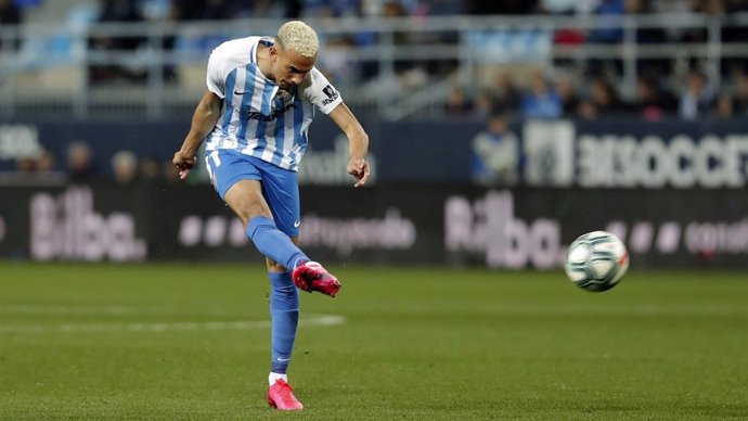 Fútbol.- Hicham Boussefiane renueva con el Málaga hasta 2022