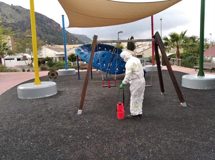 Ayuntamiento Murcia lanza un dispositivo especial de desinfección de los parques y jardines del municipio por el coronavirus