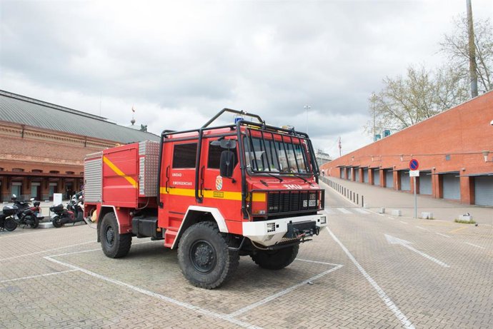 Un furgón de la Unidad Militar de Emergencias (UME) durante el estado de alarma provocado por el coronavirus, en Madrid (España), a 16 de marzo de 2020.