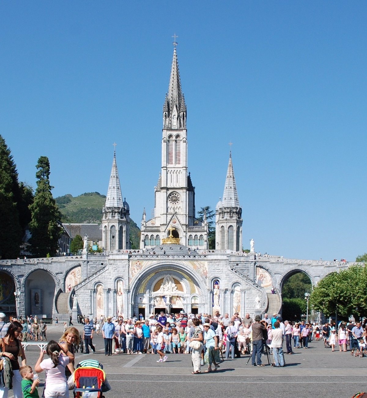 El Santuario De Lourdes Cierra Por Primer Vez En Su Historia