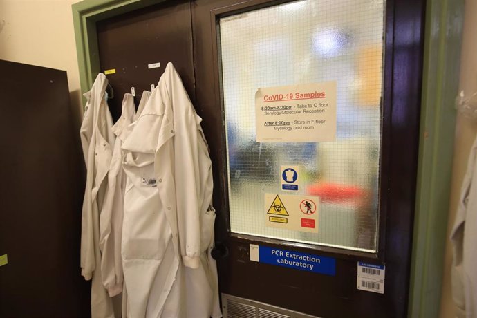 12 March 2020, England, Leeds: The entrance to the pathology laboratories, which will receive coronavirus samples for testing, at the Old Medical School. Photo: Danny Lawson/PA Wire/dpa
