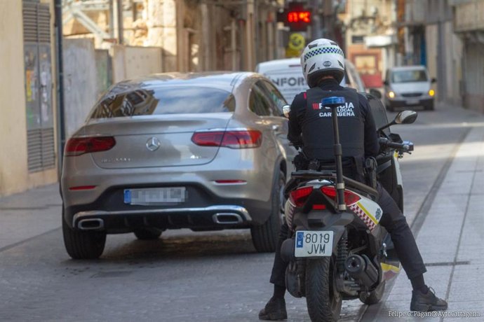 Controles de la Policía Local para verificar el confinamiento por el coronavirus