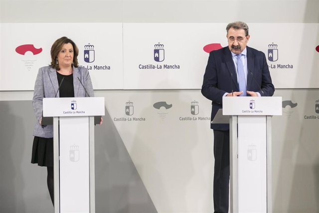 La consejera de Economía, Empresas y Empleo, Patricia Franco, y el consejero de Sanidad, Jesús Fernández Sanz.