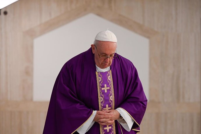 Coronavirus.- El Papa reza por los ancianos que están solos y con miedo ante la 
