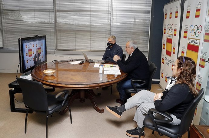 El presidente del Comité Olímpico Español (COE), Alejandro Blanco, en una videoconferencia en la sede del organismo