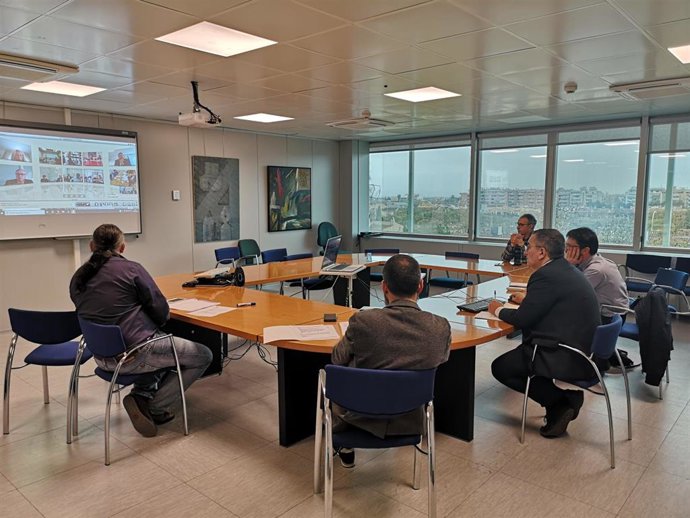 Representantes de la Conselleria de Educación asistiendo 'online' a la Comisión General de la Conferencia de Educación.