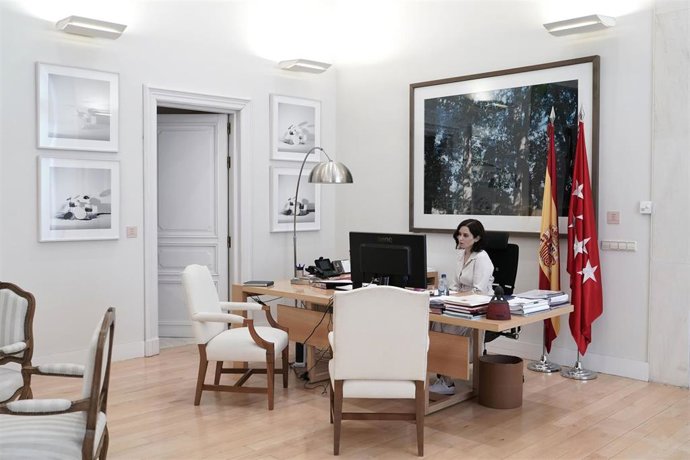Isabel Díaz Ayuso en su despacho el pasado 15 de marzo. Archivo.