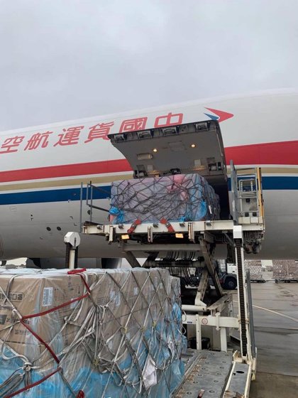 Llega Al Aeropuerto De Zaragoza Material Medico De China Para Ayudar A Espana Contra El Coronavirus