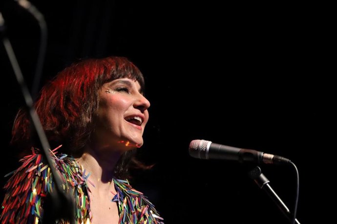 Encuentro con el dúo Amaral compuesto por Eva Amaral y Juan Aguirre tras lanzar su octavo álbum en septiembre del 2019, 'Salto al Color', en el Espacio Las Armas de Zaragoza/Aragón (España) a 3 de marzo de 2020.