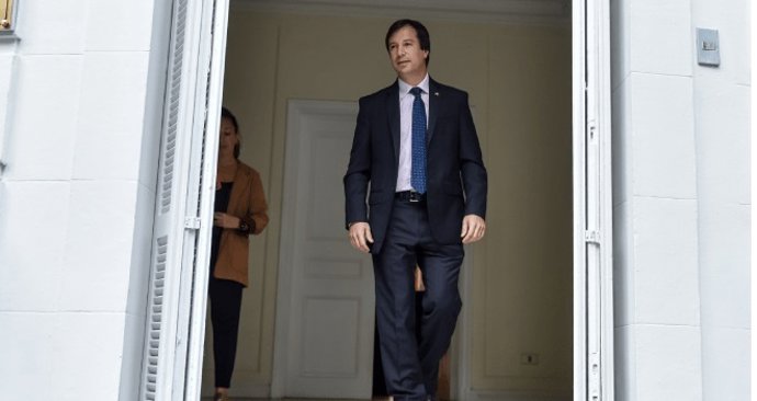 El ministro de Economía chileno critica a Latam Airlines por "pedir ayudas del Estado"