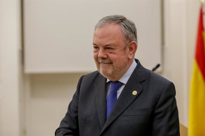 El consejero de Hacienda y Economía del Gobierno vasco, Pedro Azpiazu, ofrece una rueda de prensa tras la reunión de la Comisión Mixta del Concierto Económico entre la Administración del Estado y el País Vasco, en Madrid (España) a 11 de marzo de 2020.