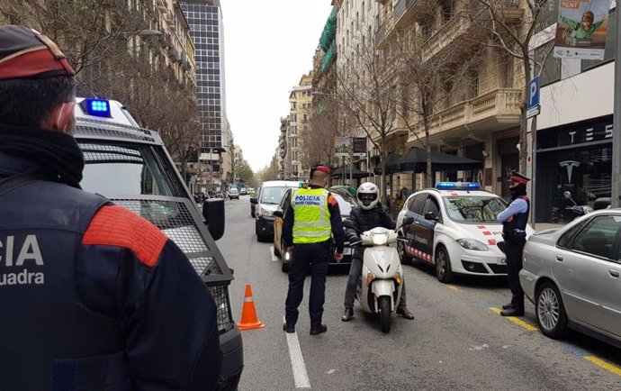 Els mossos detenen tres traficants de droga durant els controls de mobilitat