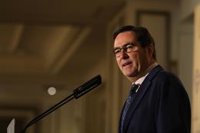 Garamendi dice que es una "mala política económica" aprobar unos PGE expansivos tras el coronavirus