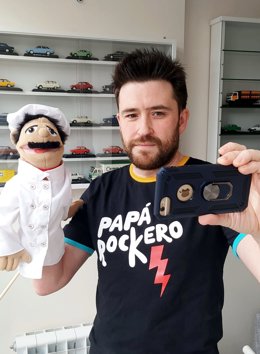 Raúl Monge, profesor de Infantil, participa en este nuevo canal de animación.