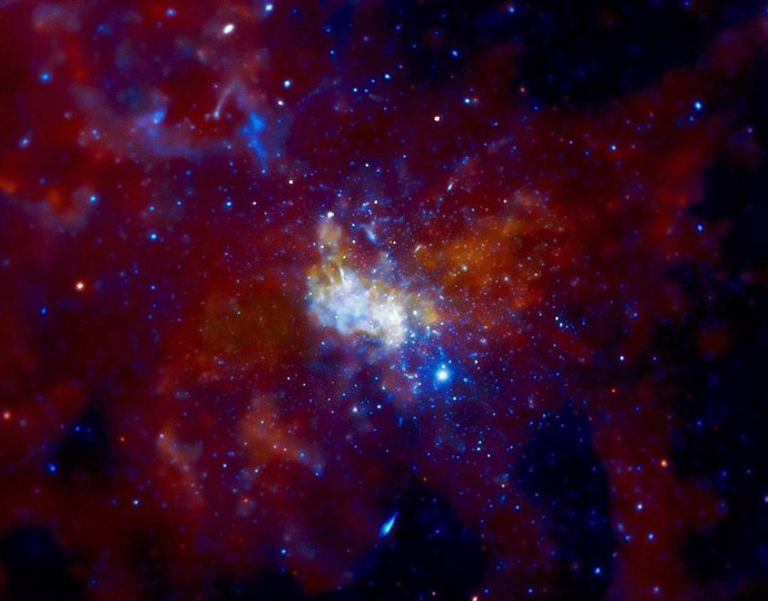 Aumento de actividad en el agujero negro central de la galaxia