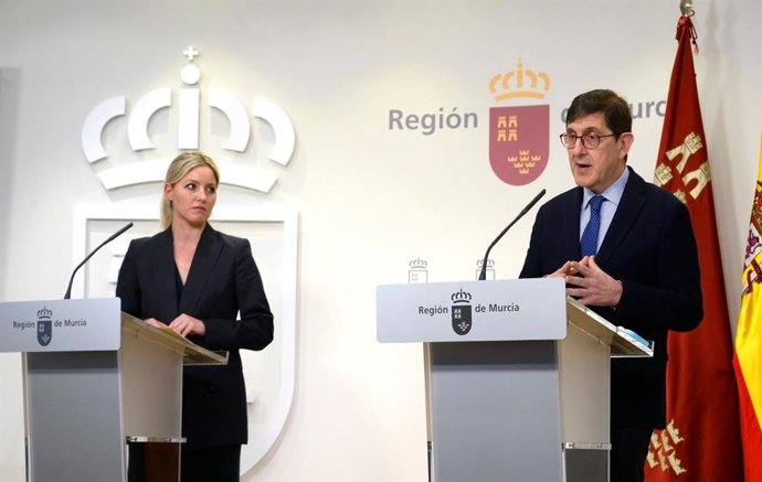 Los consejeros Ana Martínez Vidal y Manuel Villegas