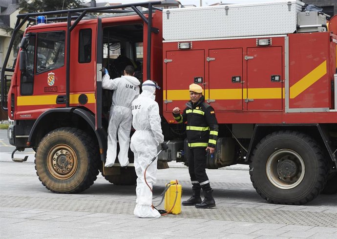 Militares de la UME protegidos se despliegan por Santander en el segundo día laborable del estado de alarma por el coronavirus, Santander, Cantabria (España), a 17 de marzo de 2020.