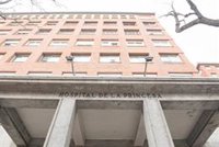 Varios hospitales de Madrid repartirán cartas enviadas por la ciudadanía a los enfermos aislados