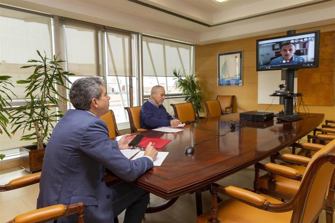 Videoconferencia del vicepresidente de Cantabria, Pablo Zuloaga, y el director general de Universidades, Ángel Irabien, con  el ministro de Ciencia e Innovación, Pedro Duque