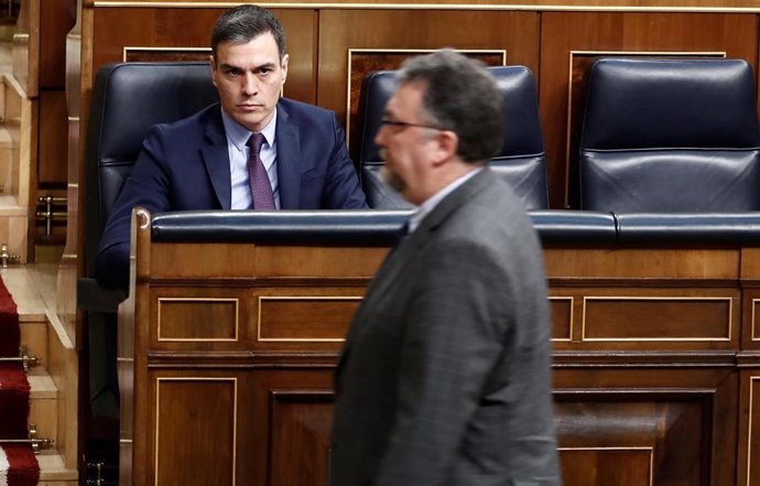 El diputado de Foro Asturias, Isidro Martínez Oblanca, momentos antes de su réplica en el Congreso, tras la intervención del presidente del Gobierno, Pedro Sánchez, para explicar la declaración del estado de alarma y las medidas frente al coronavirus