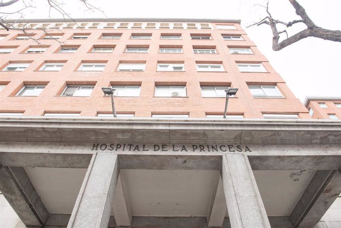 Fachada del Hospital Universitario La Princesa donde se lucha contra el coronavirus, en Madrid (España), a 18 de marzo de 2020.