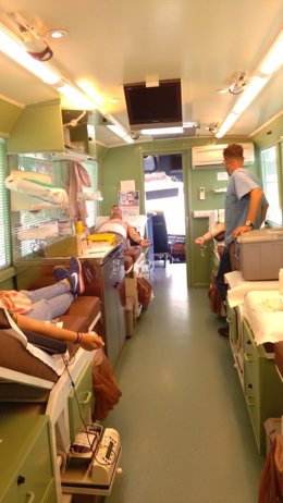 Unidad movil del Centro de Transfusión, Tejidos y Células 