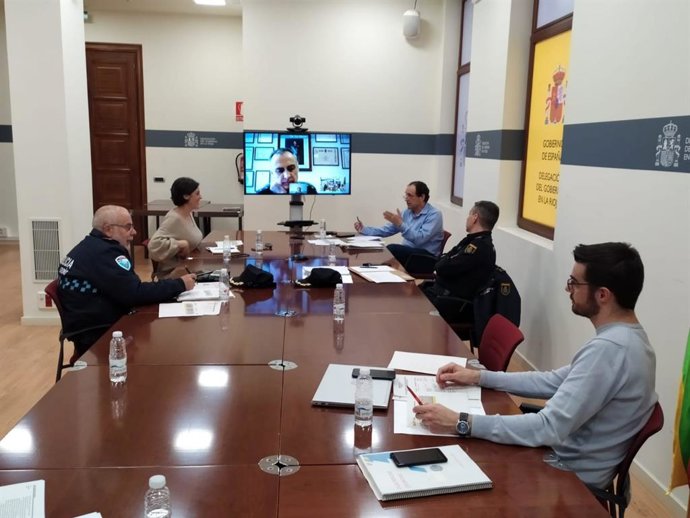 REUNIÓN EN LA DELEGACIÓN DE GOBIERNO DE LA RIOJA