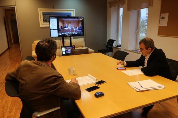 El vicepresidente y conseller de Transición Energética y Sectores Productivos, Juan Pedro Yllanes y el director general de Comercio, Miquel Piñol, reunidos con la Secretaría de Estado de Comercio.