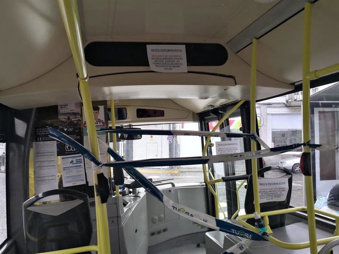 Autobús con medidas de seguridad contra el contagio de coronavirus.