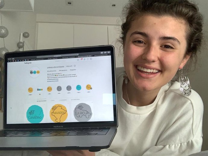 Amaya Vizmanos, alumna de la Universidad de Navarra que ha puesto en marcha una iniciativa para ayudar a estudiantes que preparan la selectividad durante el estado de alarma por el coronavirus.